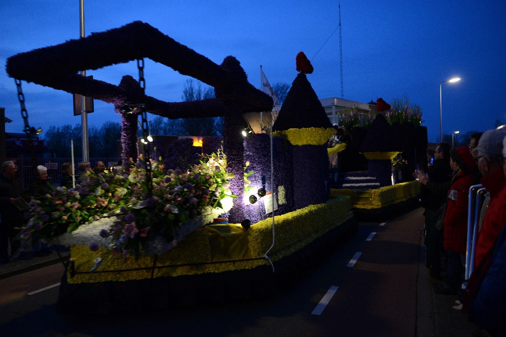 ../Images/Bloemencorso 2015 124.jpg